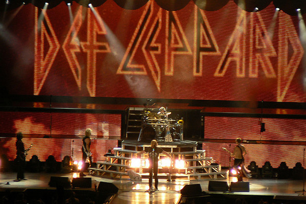 Def Leppard - Touring in 2013