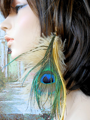 Peacock feather hair clips (photo credit: erinschock)