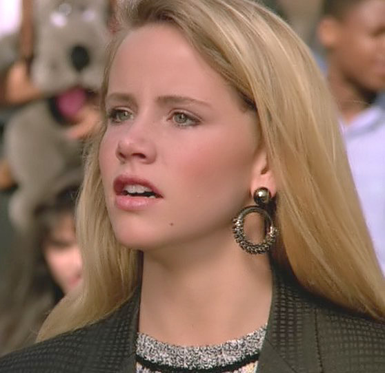 Amanda Peterson as Cindy Mancini in Can’t Buy Me Love