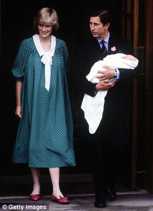 Prince Charles & Princess Diana leave the hospital with newborn Prince William