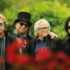 TOTO 40 Trips Around The Sun (Greatest Hits) to Release in 2018