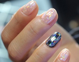 An_Old_School_80s_Nail_Trend_2
